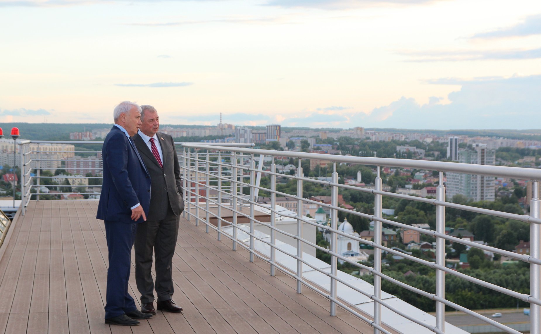 Анатолий Артамонов в рамках рабочей поездки в Чувашскую Республику посетил ряд объектов, обсудил планы по дальнейшему развитию социальной сферы в регионе