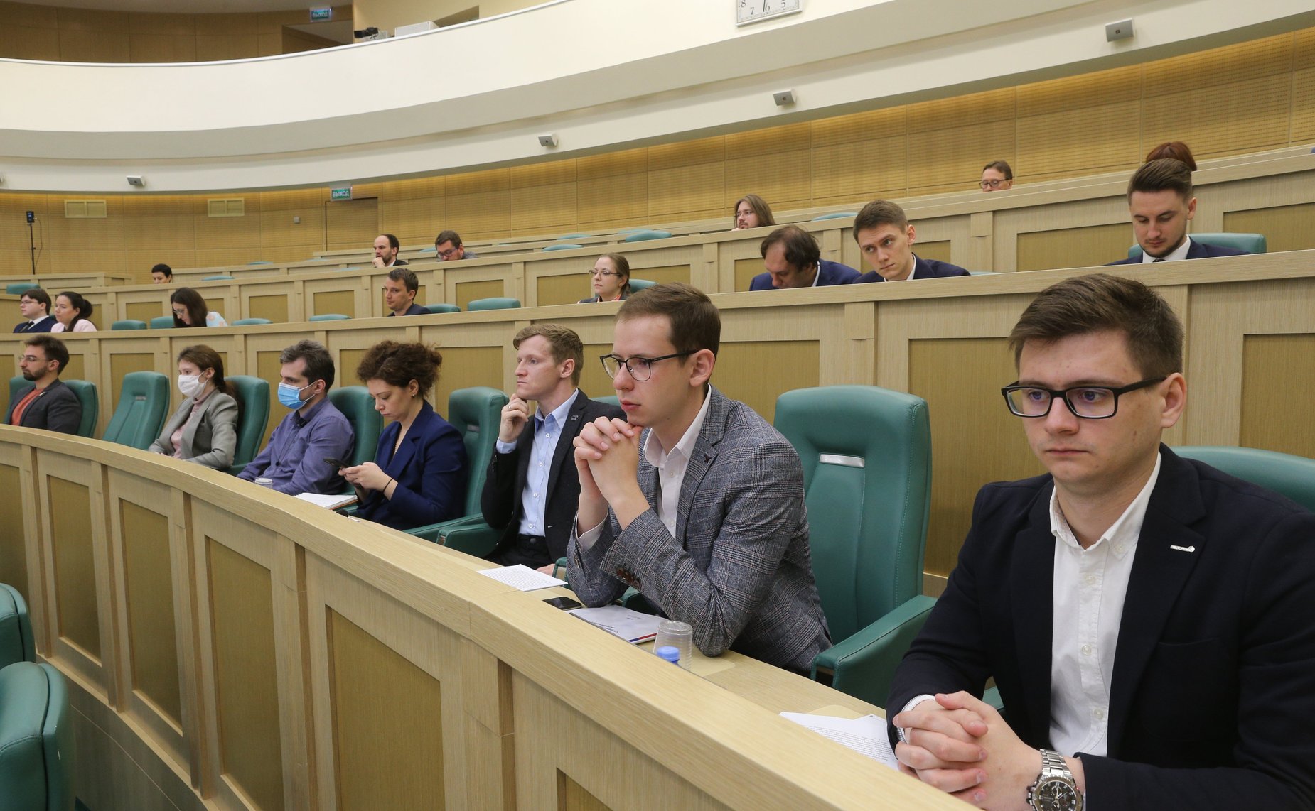 Парламентские слушания на тему «Научный кадровый потенциал страны: состояние, тенденции развития и инструменты роста»