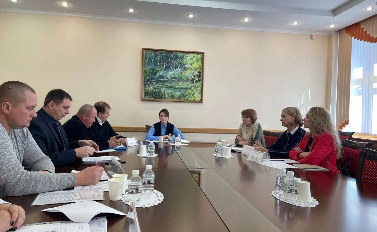 Сергей Безденежных провел встречу с руководством Министерства здравоохранения Хабаровского края и «Дальневосточного центра лекарственного обеспечения и координации деятельности медицинских организаций» (»ДВЦЛО И КДМО») Хабаровского края