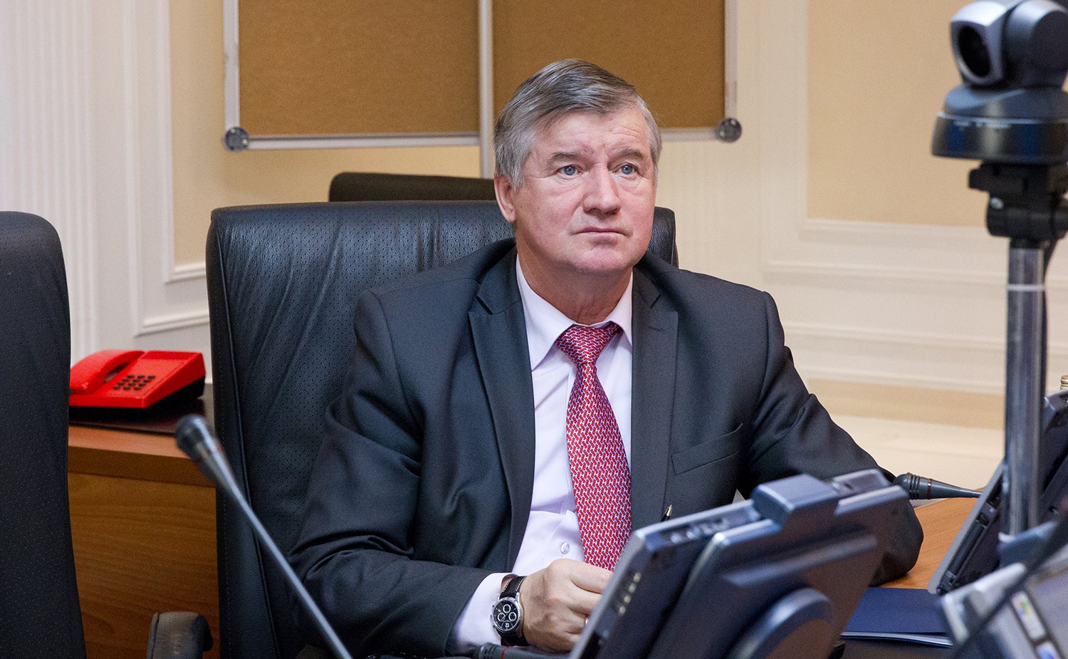 19-12 «Круглый стол» на тему «О системе неналоговых платежей: проблемы и пути их решения» 9