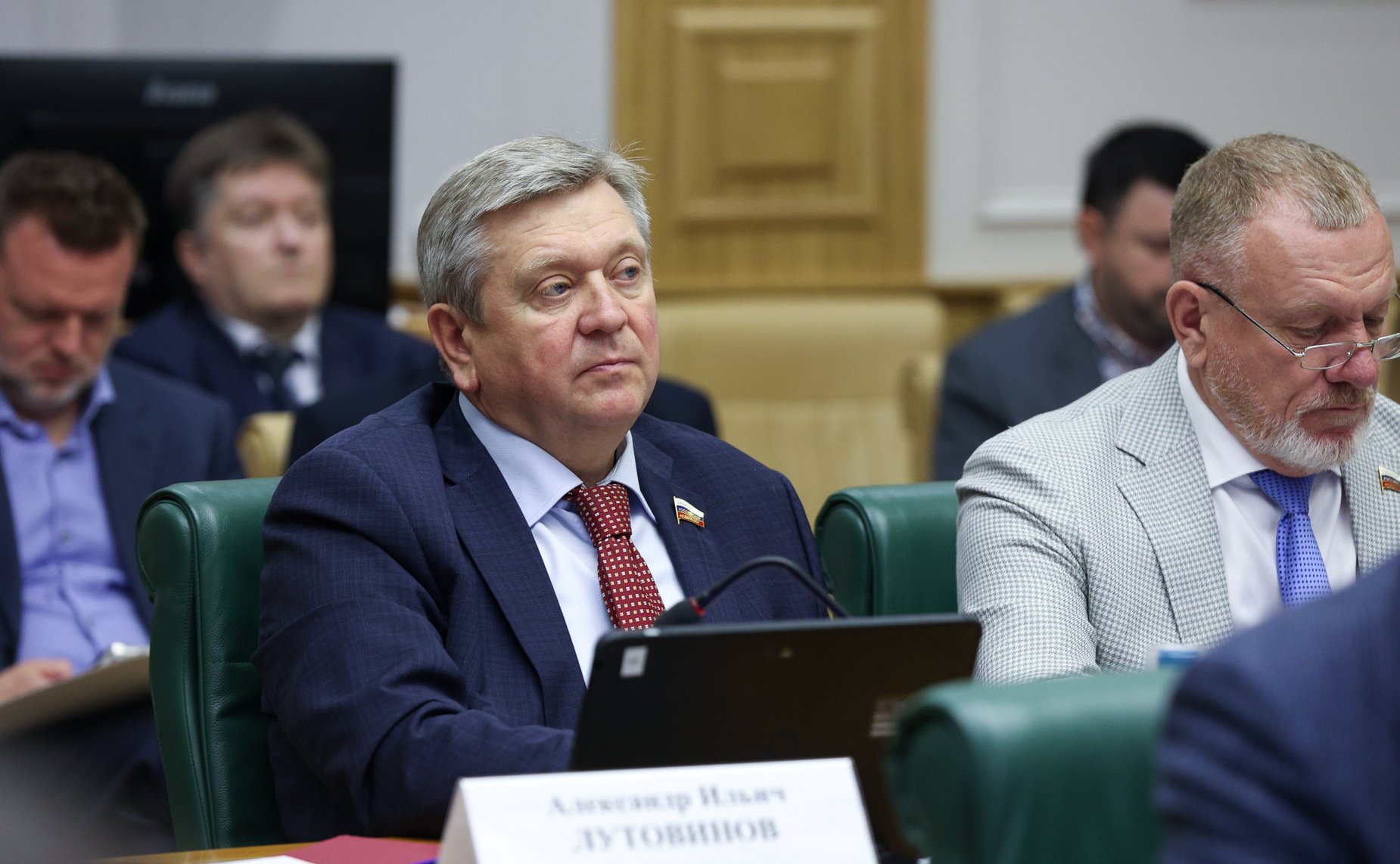 Александр Лутовинов