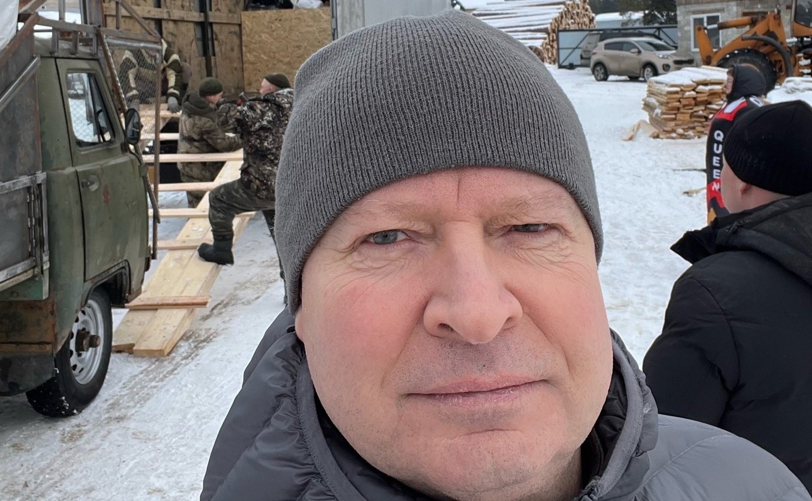 Виктор Шептий принял участие в отправке груза в зону СВО