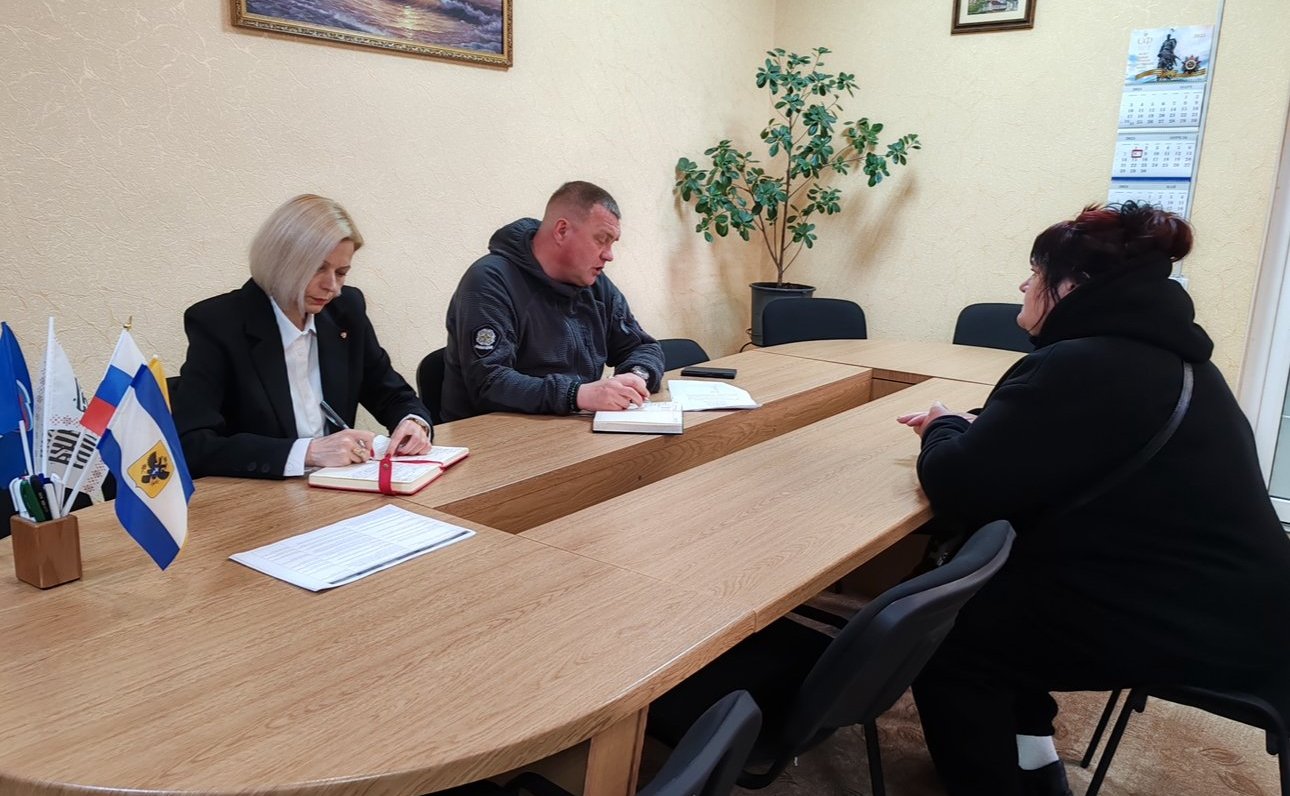 Игорь Кастюкевич провел прием граждан по личным вопросам в Чаплынском районе Херсонской области