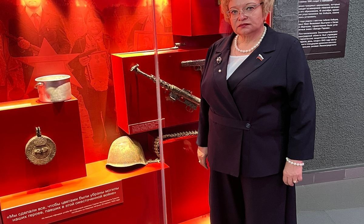 Оксана Хлякина приняла участие в церемонии открытия памятной стелы жителям Липецкой области, павшим во время Великой Отечественной войны в боях за Ленинград