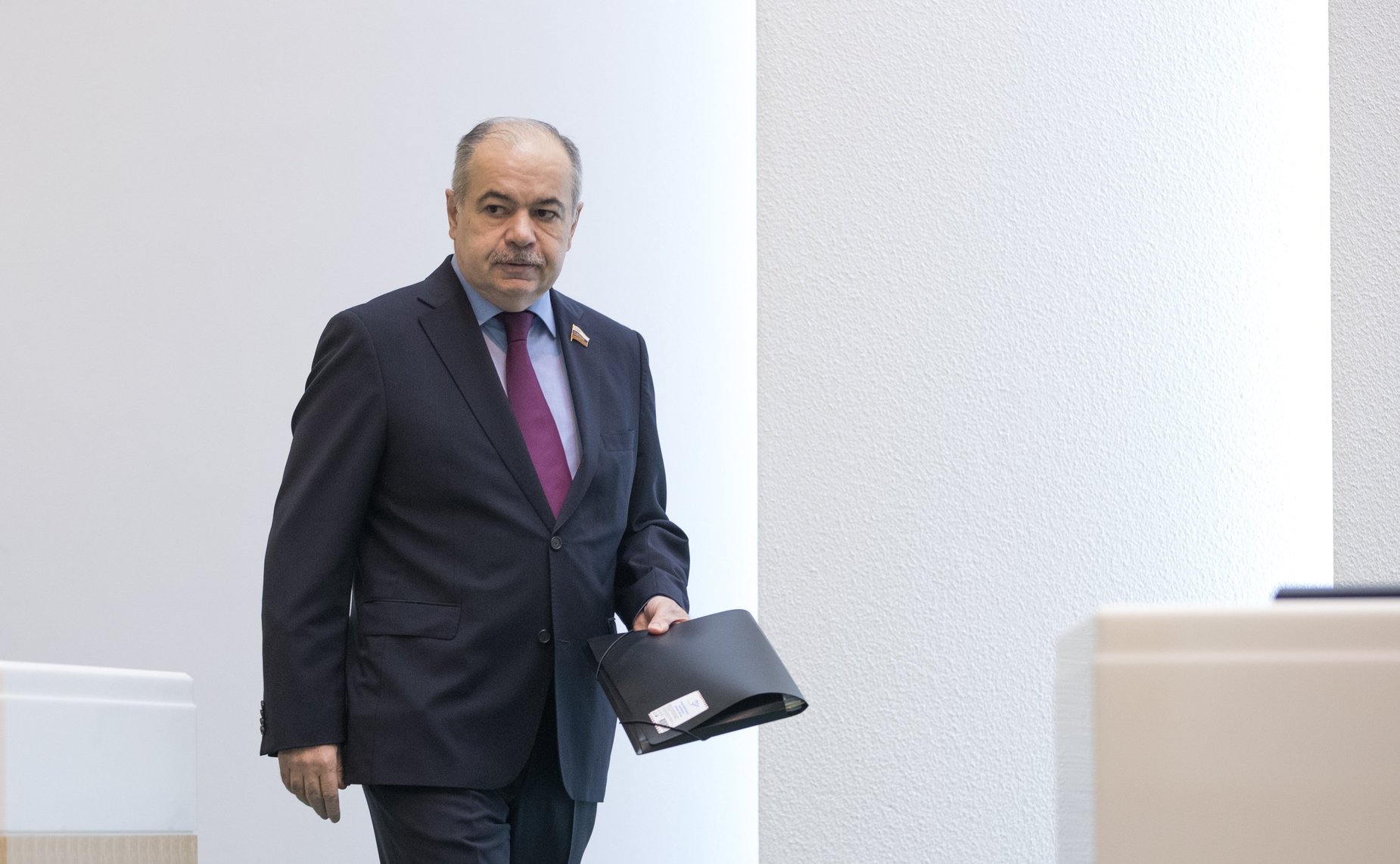 И. Умаханов