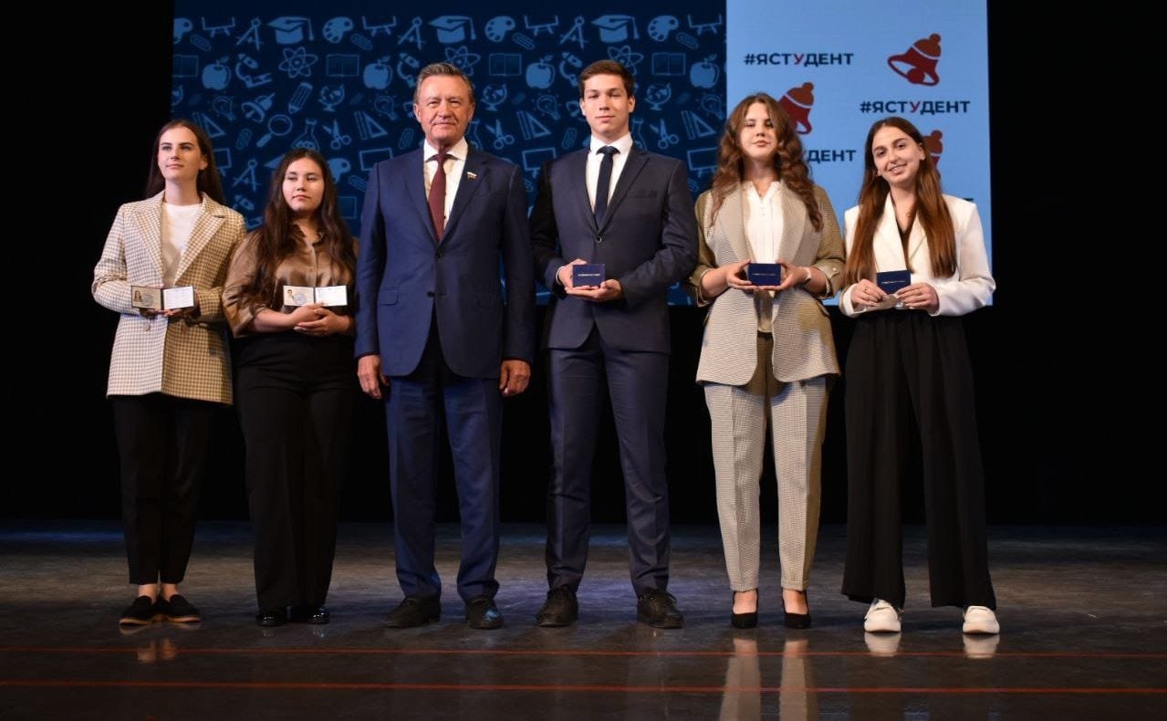 Сергей Рябухин принял участие в торжественных мероприятиях, посвященных Дню знаний и началу нового учебного года