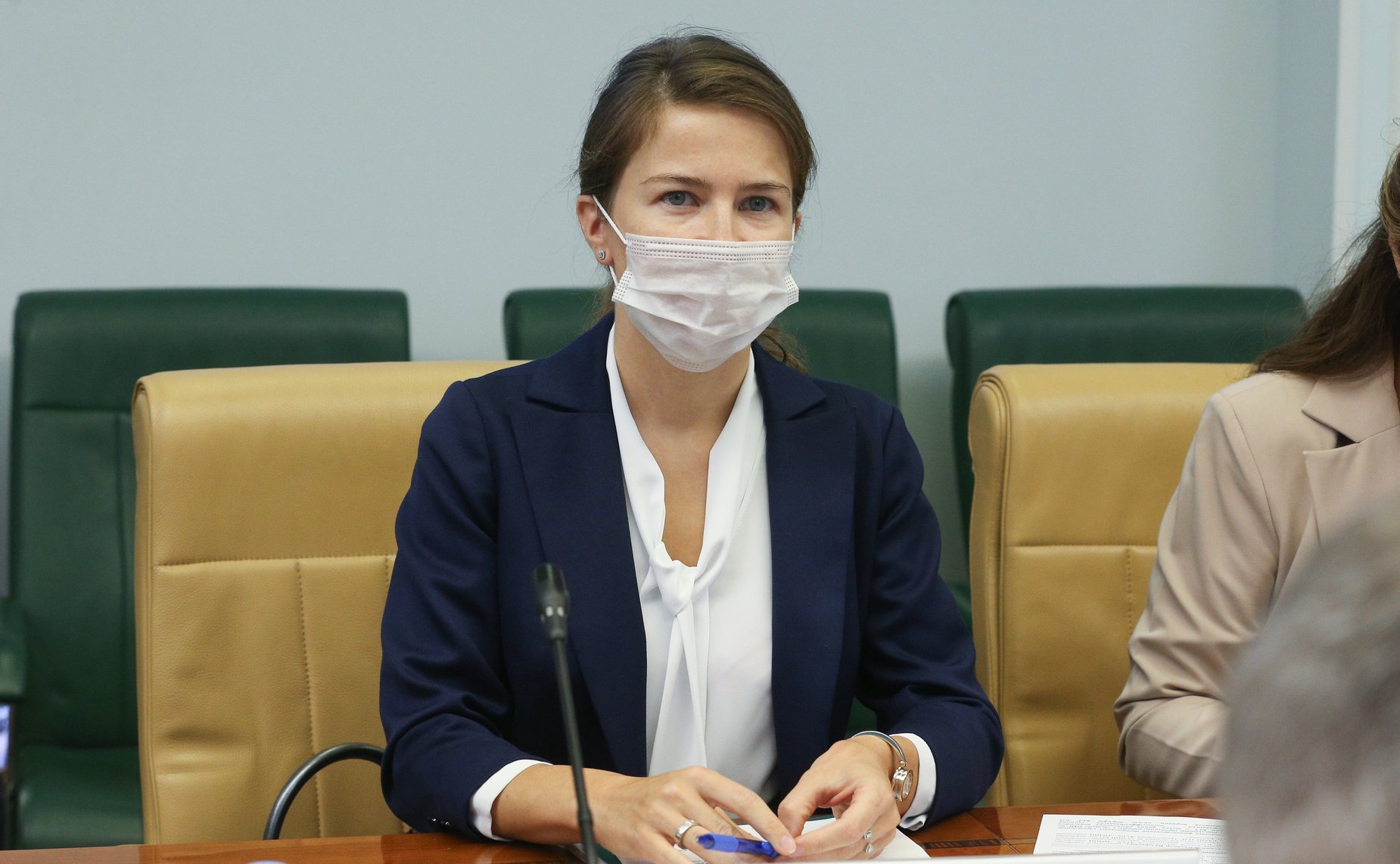 Заседание «круглого стола» с участием членов Палаты молодых законодателей