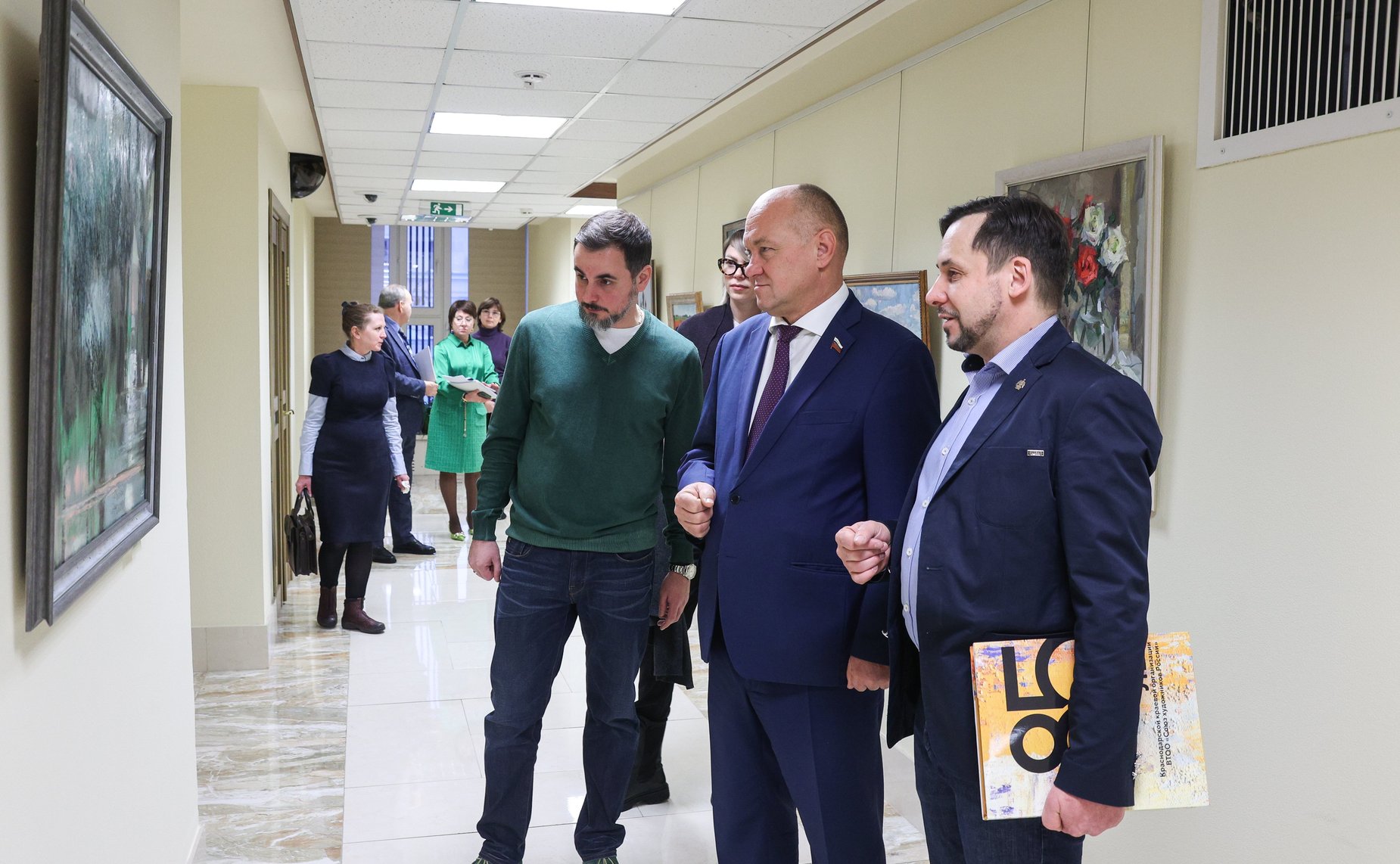 Открытие в Совете Федерации выставки живописи и графики «85 лет Краснодарской краевой организации Союза художников России»