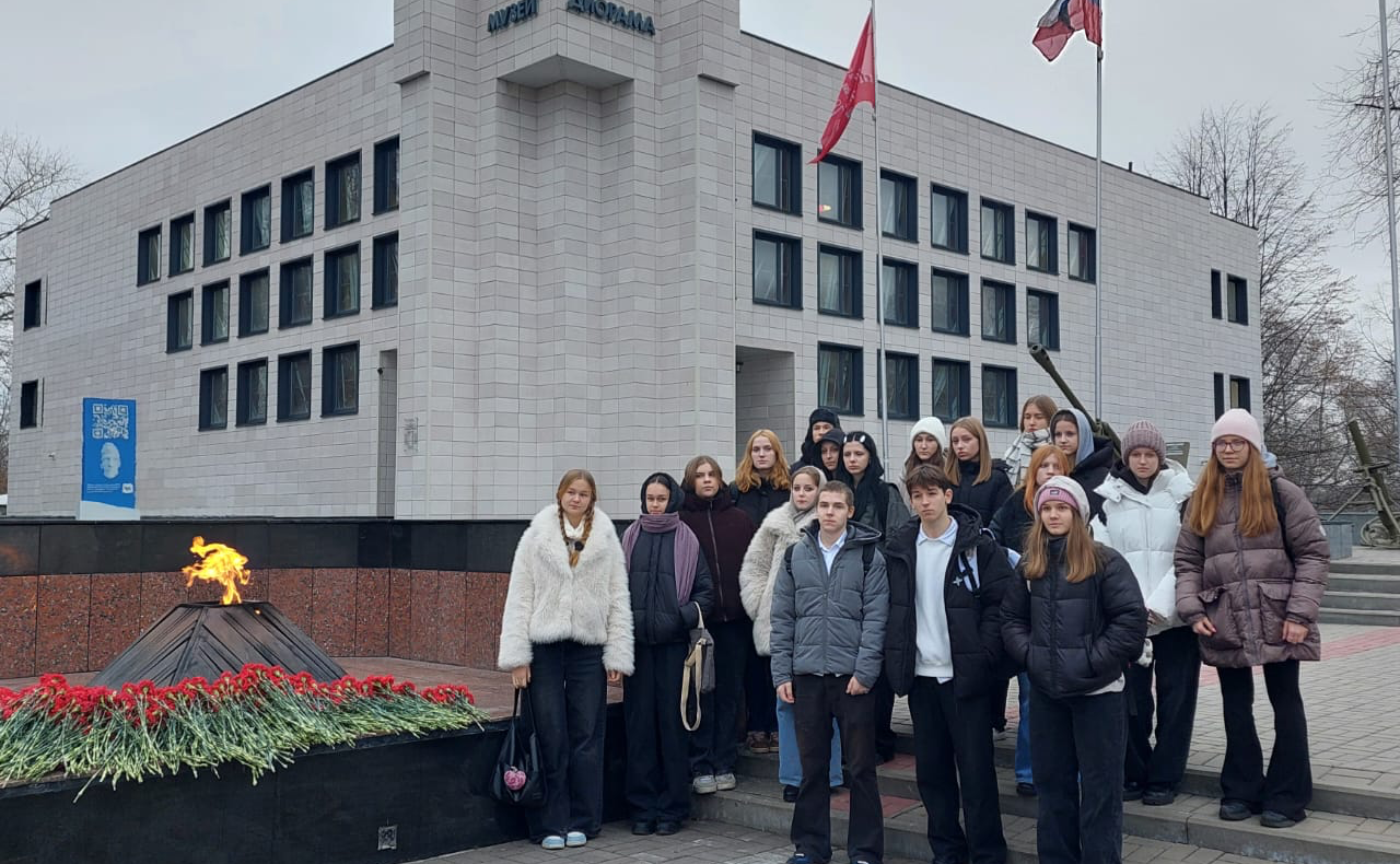 Владимир Нетёсов организовал для обучающихся МБОУ СОШ № 9 экскурсию в Центр военно-патриотического воспитания «Музей-диорама»