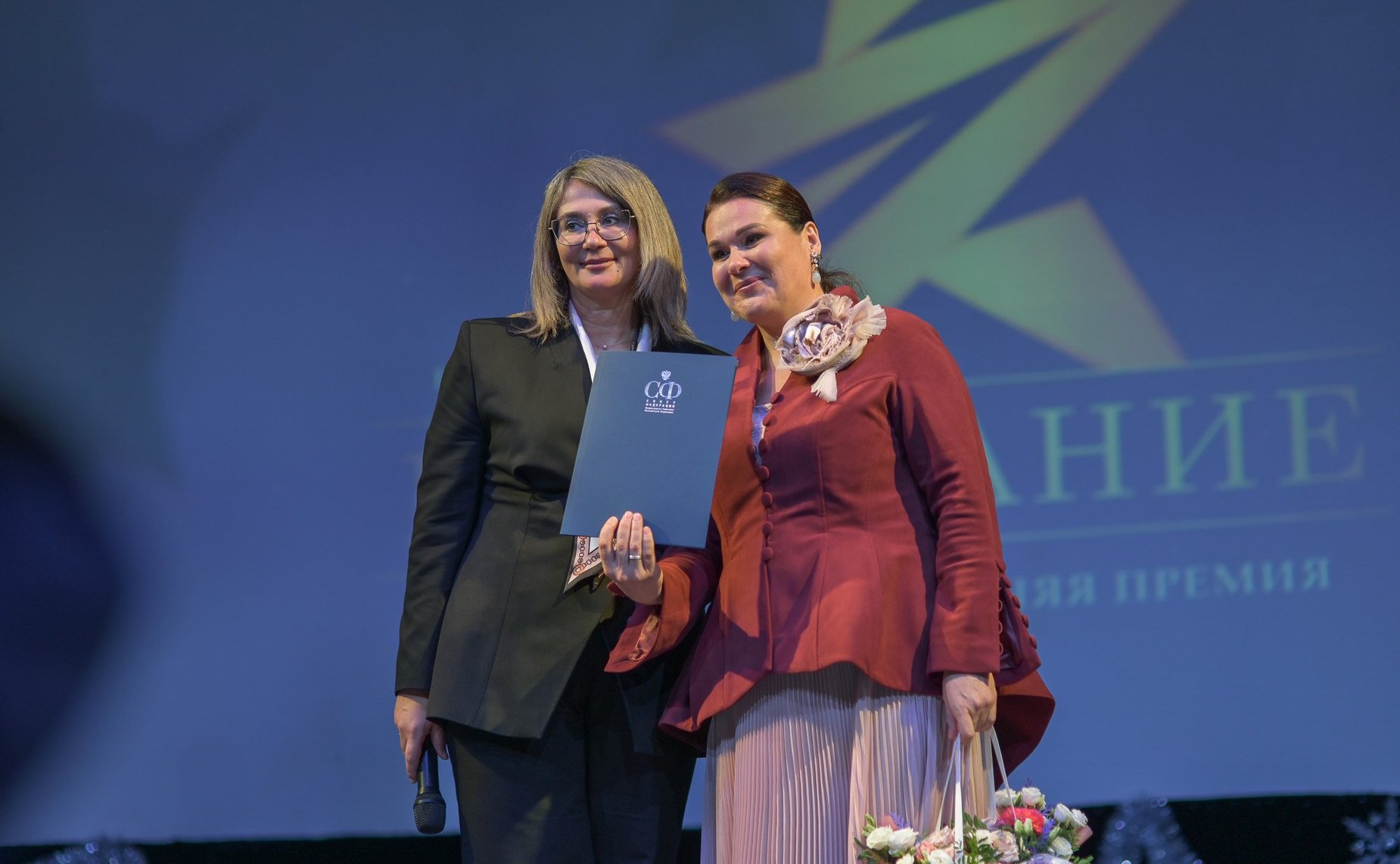 Наталия Косихина приняла участие в торжественной церемонии награждения лауреатов ежегодной благотворительной премии «Признание-2025» для школьников
