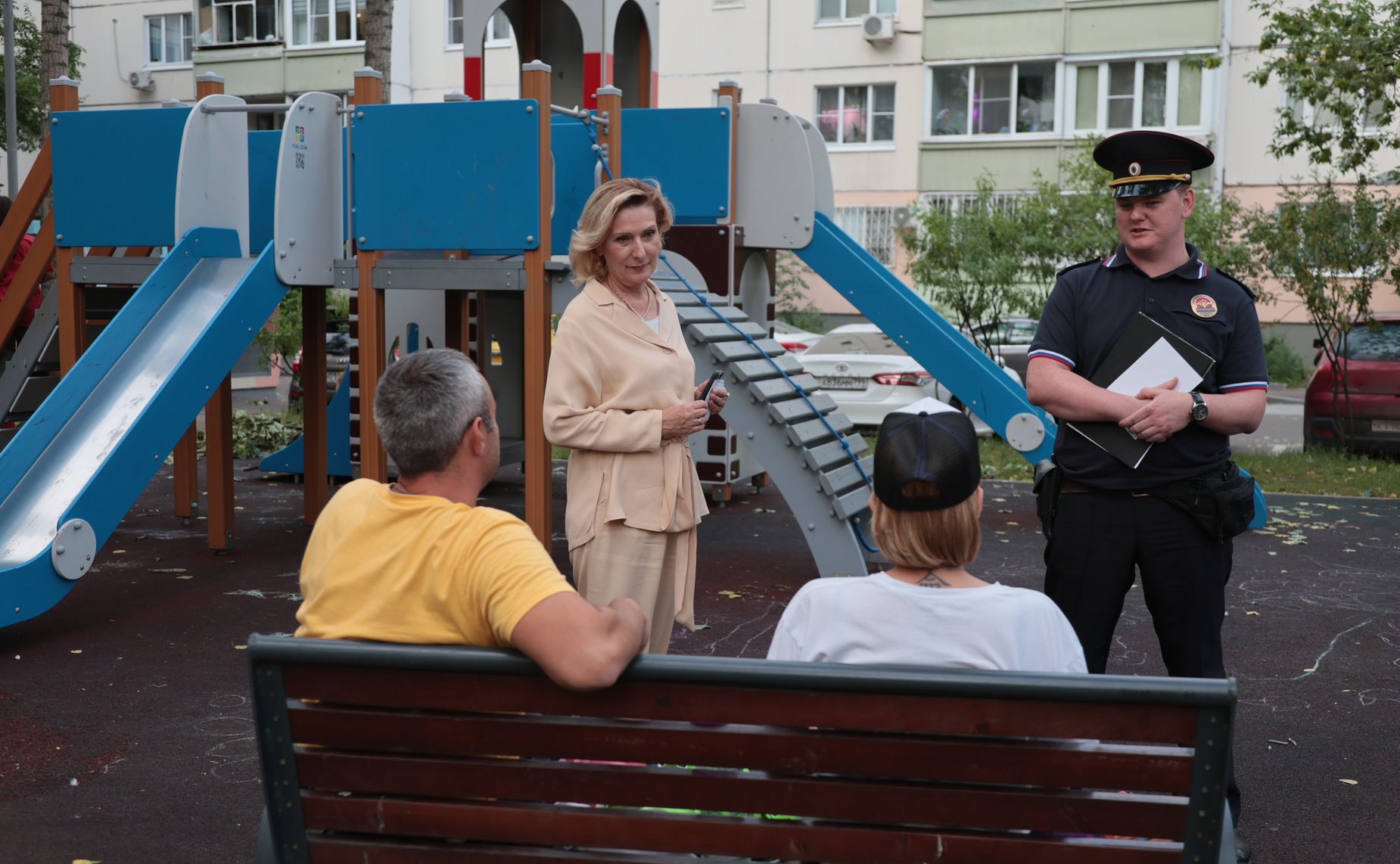 Инна Святенко провела информационный рейд «Мама, закрой окно»