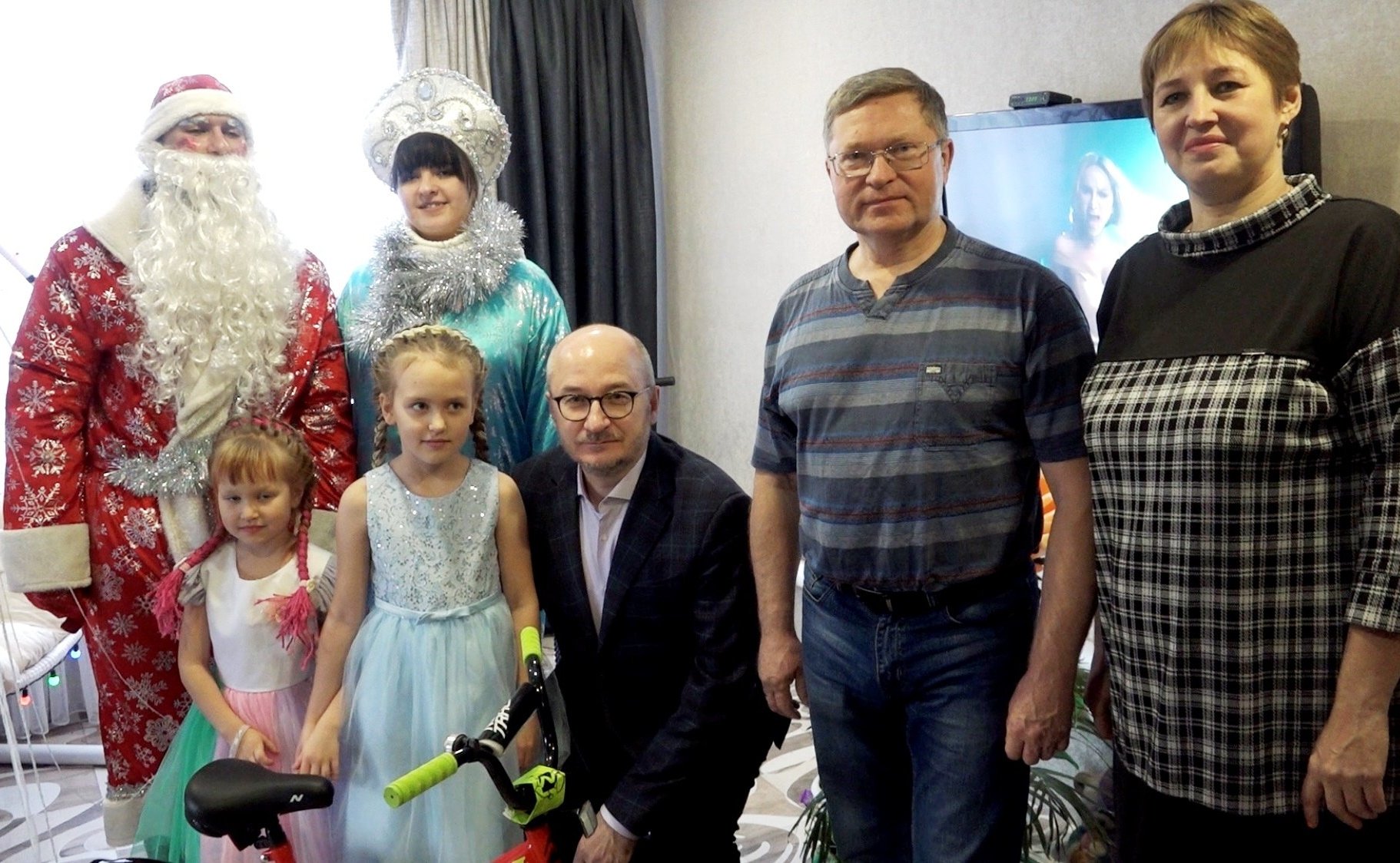 Олег Цепкин принял участие в Губернаторской акции «Ёлка желаний»