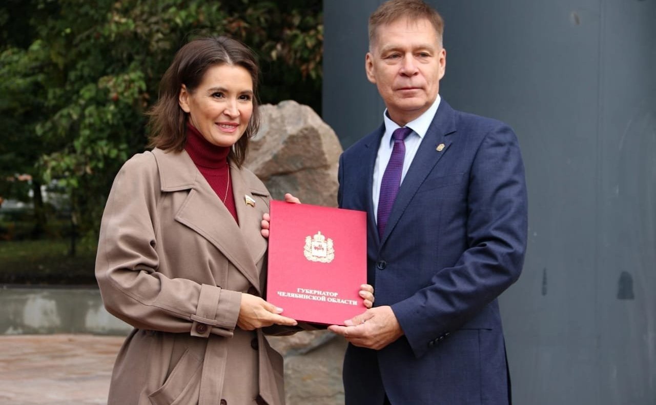 Маргарита Павлова приняла участие в открытии памятных знаков на улицах Челябинской и Магнитогорской Восточного административного округа Москвы