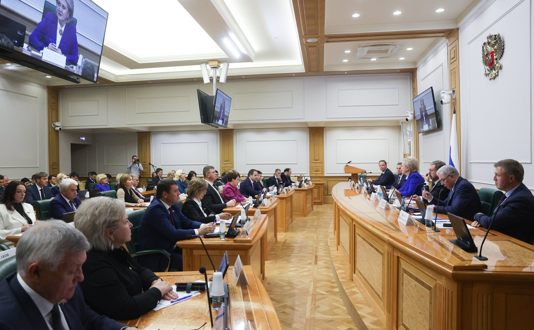 Расширенное заседание Комитета Совета Федерации по науке, образованию и культуре по вопросам обеспечения общеобразовательных организаций учебниками