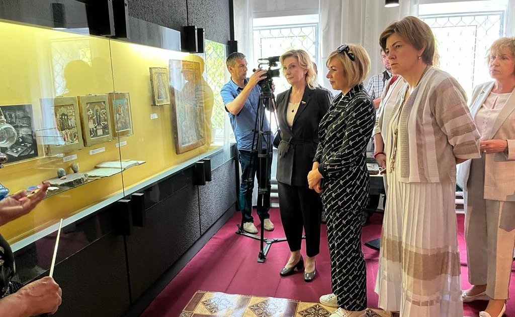 В поселке Мстёра Владимирской области состоялось выездное заседание Временной комиссии СФ по сохранению и развитию народных художественных промыслов в Российской Федерации