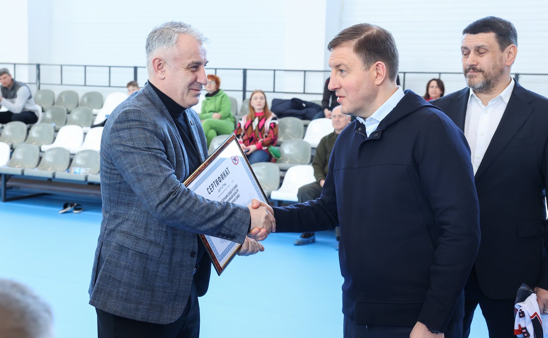 В Еврейской автономной области первый заместитель Председателя СФ Андрей Турчак с губернатором Ростиславом Гольдштейном посетили ФОК «Воин»