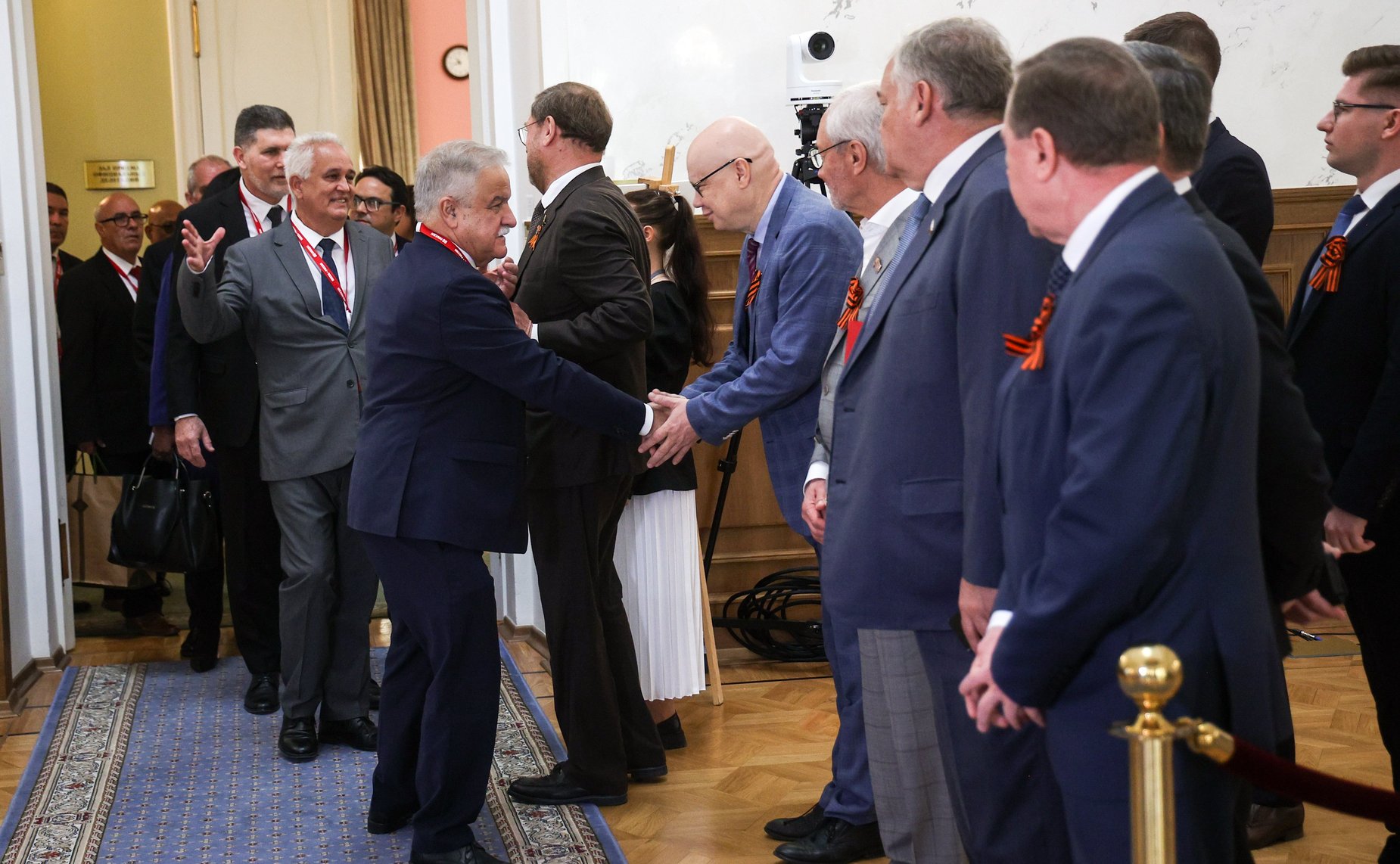 Председатель Совета Федерации Валентина Матвиенко, Президент Кубы Мигель Марио Диас-Канель и Председатель Московской городской Думы Алексей Шапошников открыли фотовыставку, посвящённую 65-летию восстановления российско-кубинских дипломатических отношений