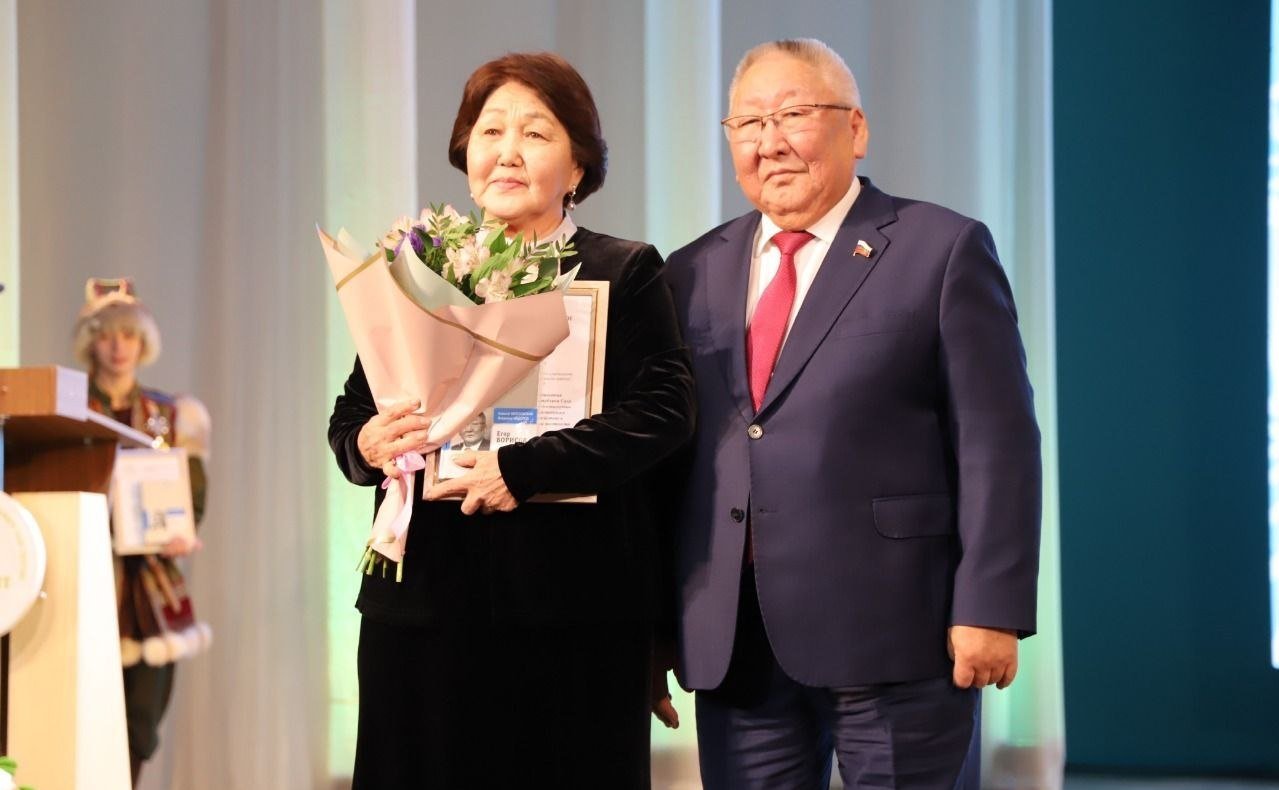 Егор Борисов поздравил коллектив, всех работников и ветеранов агропромышленного комплекса Якутии со 100-летием со дня образования регионального министерства сельского хозяйства