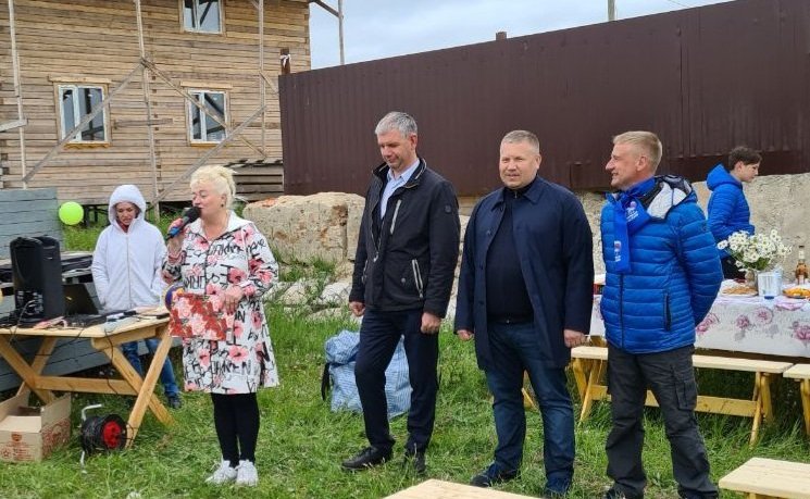 Денис Гусев поздравил жителей Ненецкого АО с Днём семьи, любви и верности