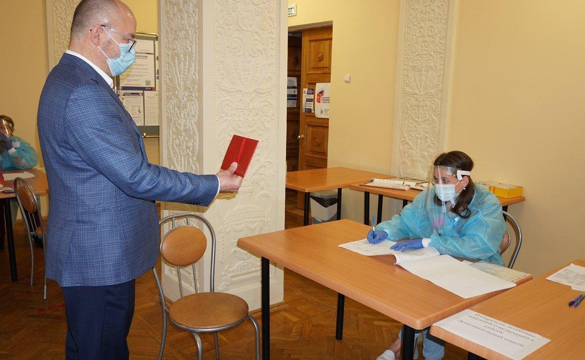 Олег Цепкин принял участие в голосовании по поправкам к Конституции