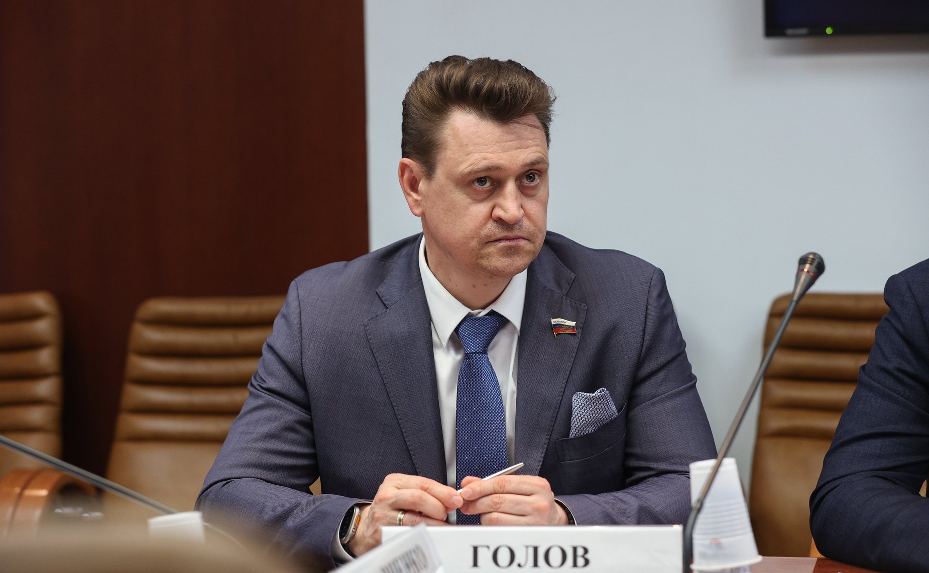 Олег Голов