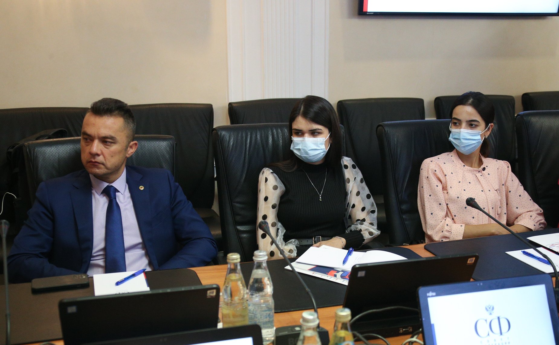 Встреча заместителя председателя Комитета СФ по международным делам Фарита Мухаметшина с официальной делегацией муниципальных служащих из Таджикистана