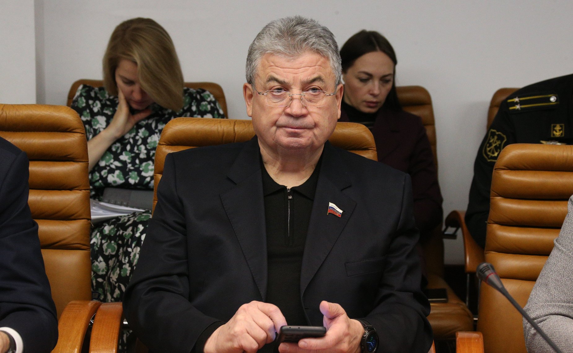 Геннадий Емельянов