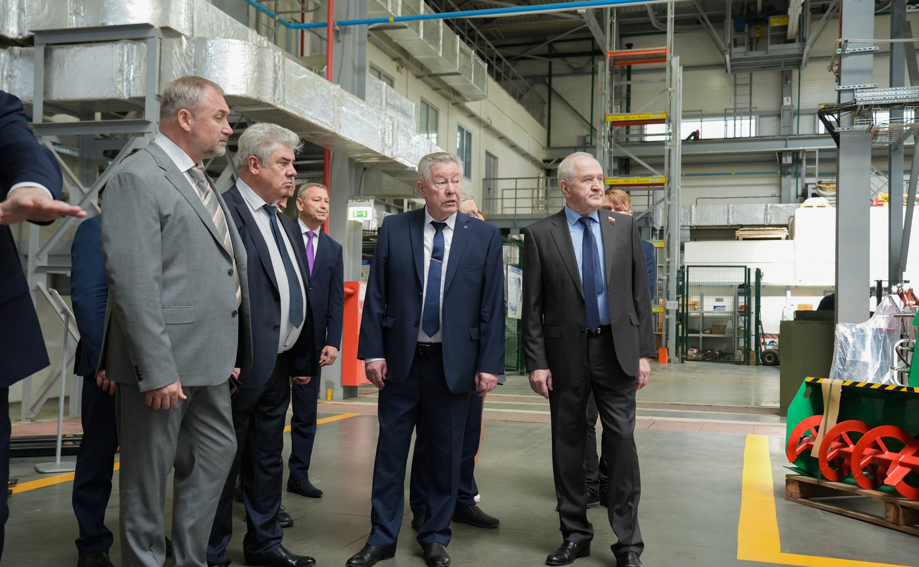 В рамках выездного заседания Комитета СФ по обороне и безопасности сенаторы посетили ряд социально значимых предприятий Свердловской области