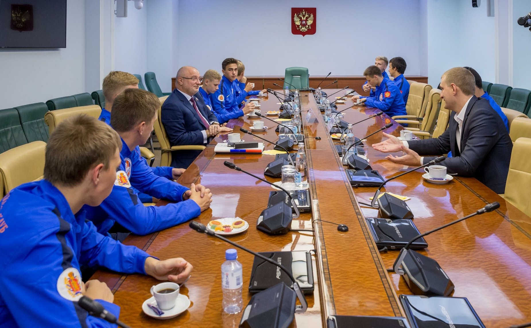 А. Клишас встретился с игроками ФК «Тотем»