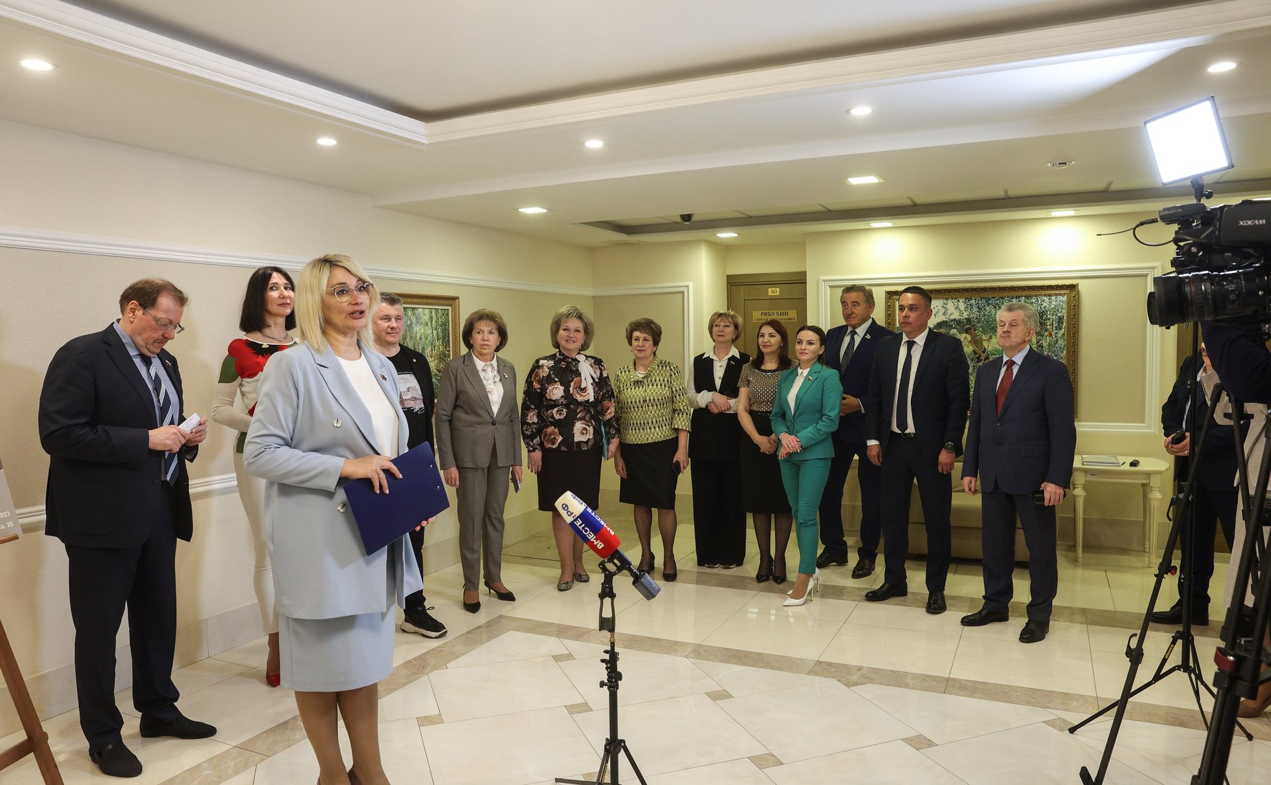 Открытие в Совете Федерации выставки работ художников-членов Ярославского отделения Всероссийской общественной организации «Союз художников России»