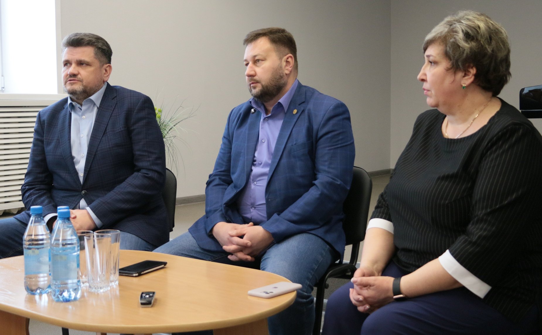 Александр Жуков посетил филиал Черногорского горно-строительного техникума в Абазе