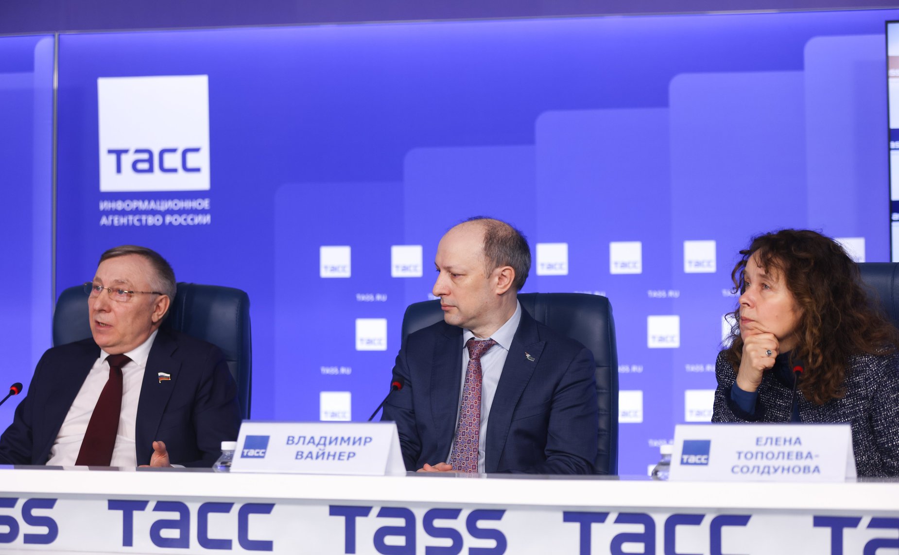 Пресс-конференция, посвященная обсуждению построения единой социальной архитектуры для улучшения качества жизни россиян и приуроченная к V международному форуму социальных технологий «Социо»