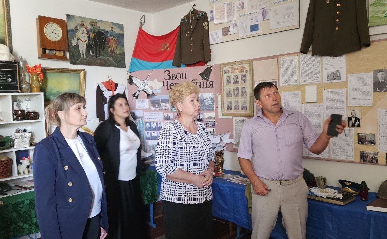 Ольга Бас посетила Рыбянцевскую школу Новопсковского муниципального округа ЛНР