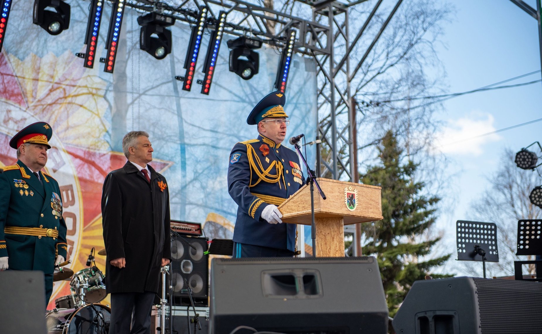 Александр Ракитин в ходе рабочей поездки в регион принял участие в торжественной церемонии открытия памятника работникам органов прокуратуры Республики – ветеранам Великой Отечественный войны
