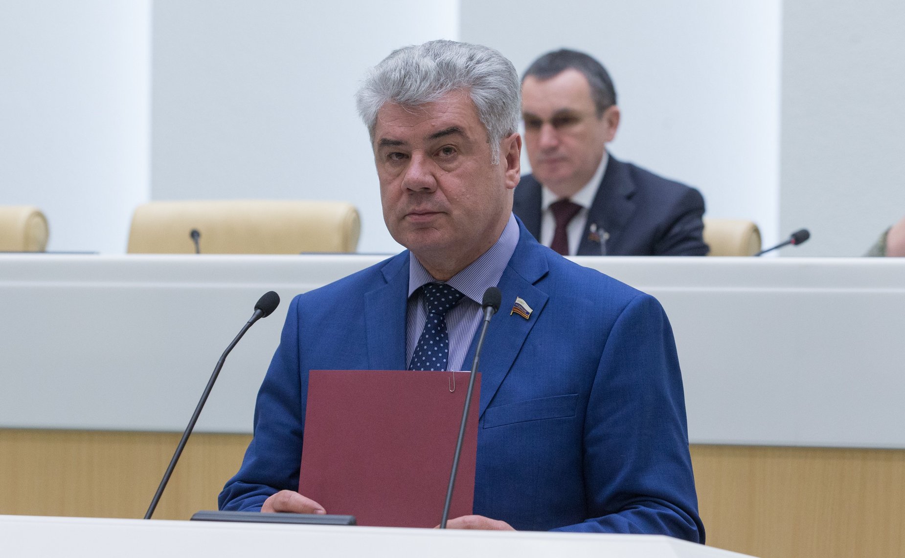 В. Бондарев