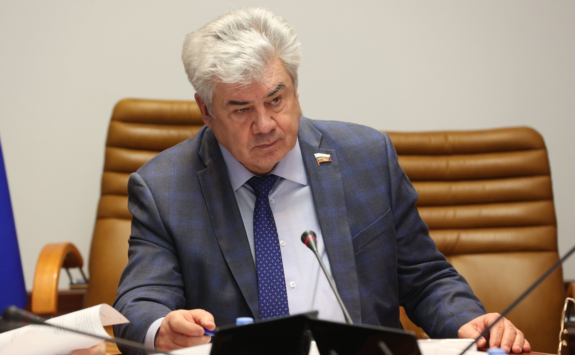 Виктор Бондарев