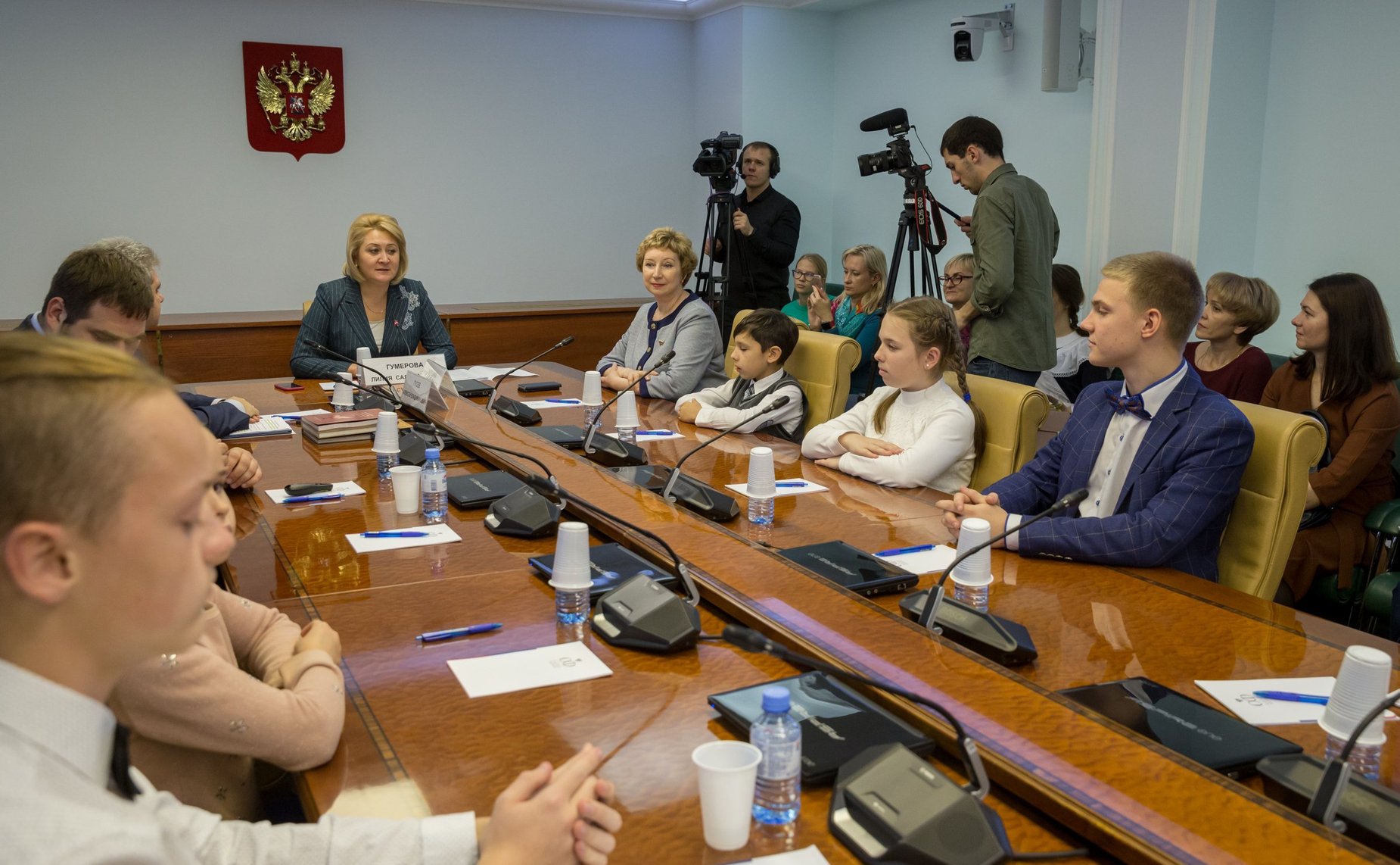 Встреча Л. Гумеровой с победителями Всероссийского конкурса школьных генеалогических исследований «Моя родословная» и Всероссийского интернет-фотоконкурса «Семьи счастливые моменты»