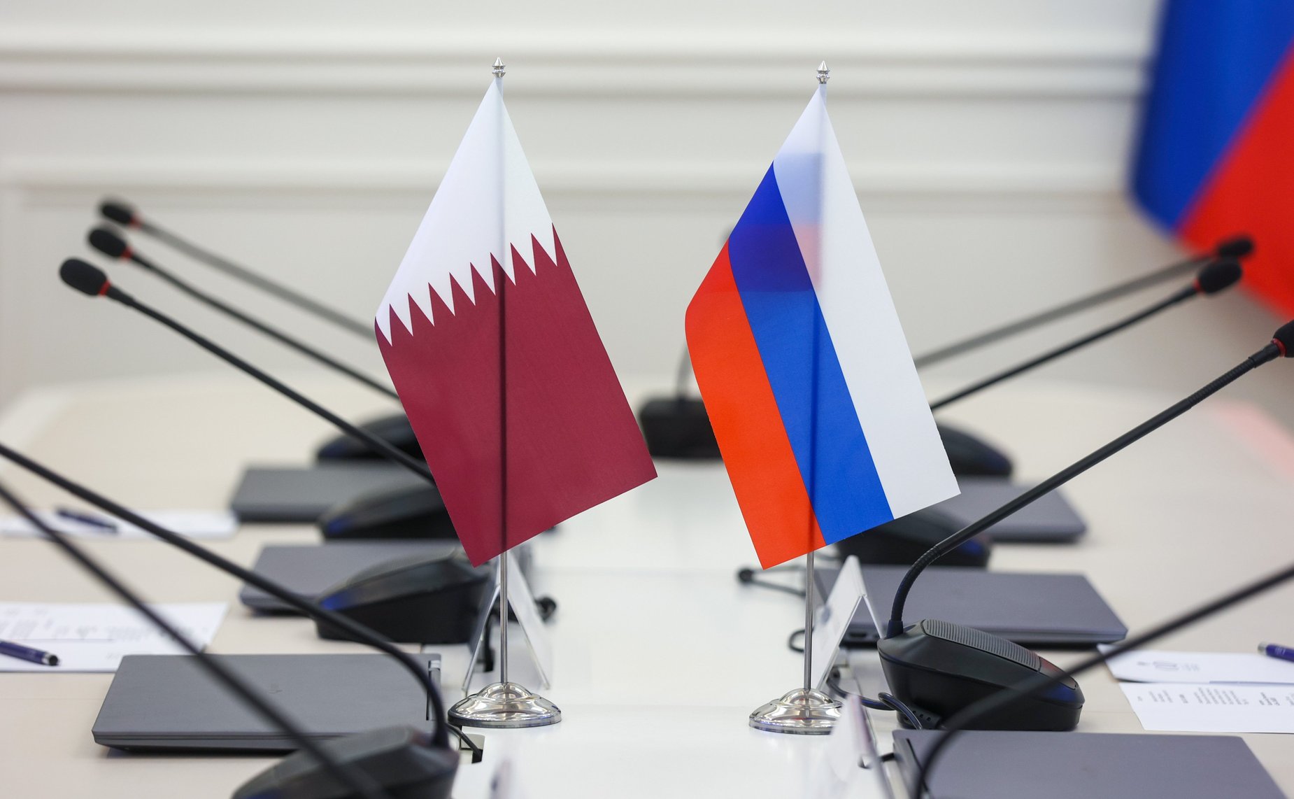 Встреча Владимира Булавина с бывшим заместителем Председателя Совета министров и Государственным министром по вопросам обороны Государства Катар Халедом бен Мухаммедом Аль-Атыйей