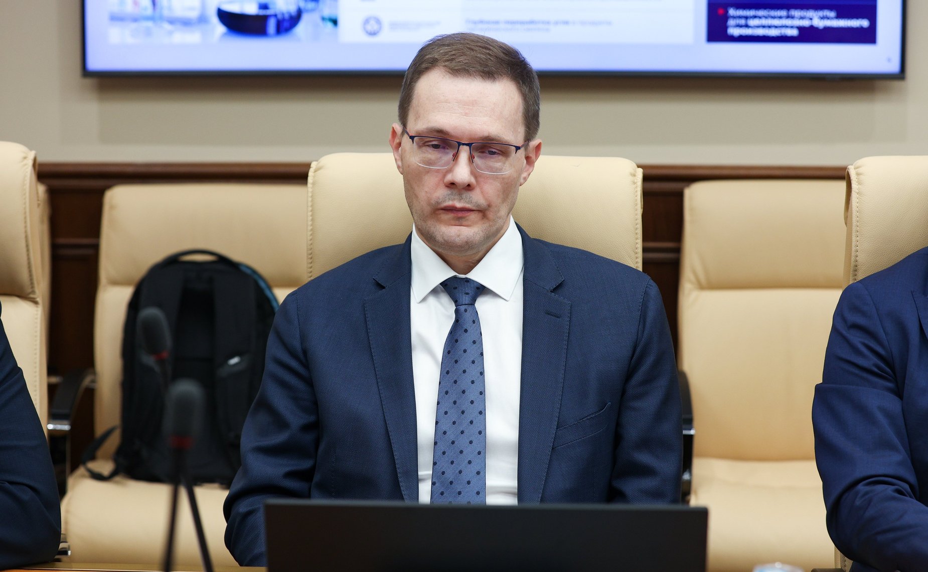 Круглый стол Комитета Совета Федерации по экономической политике на тему «Актуальные вопросы реализации национального проекта «Новые материалы и химия» в части малотоннажной химии. Подготовка кадров»