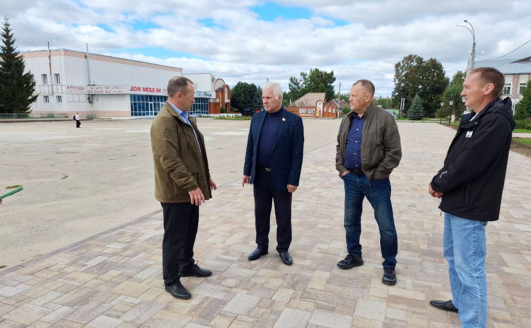 Сергей Мартынов посетил Сернурский район, чтобы лично оценить темпы и качество строительства