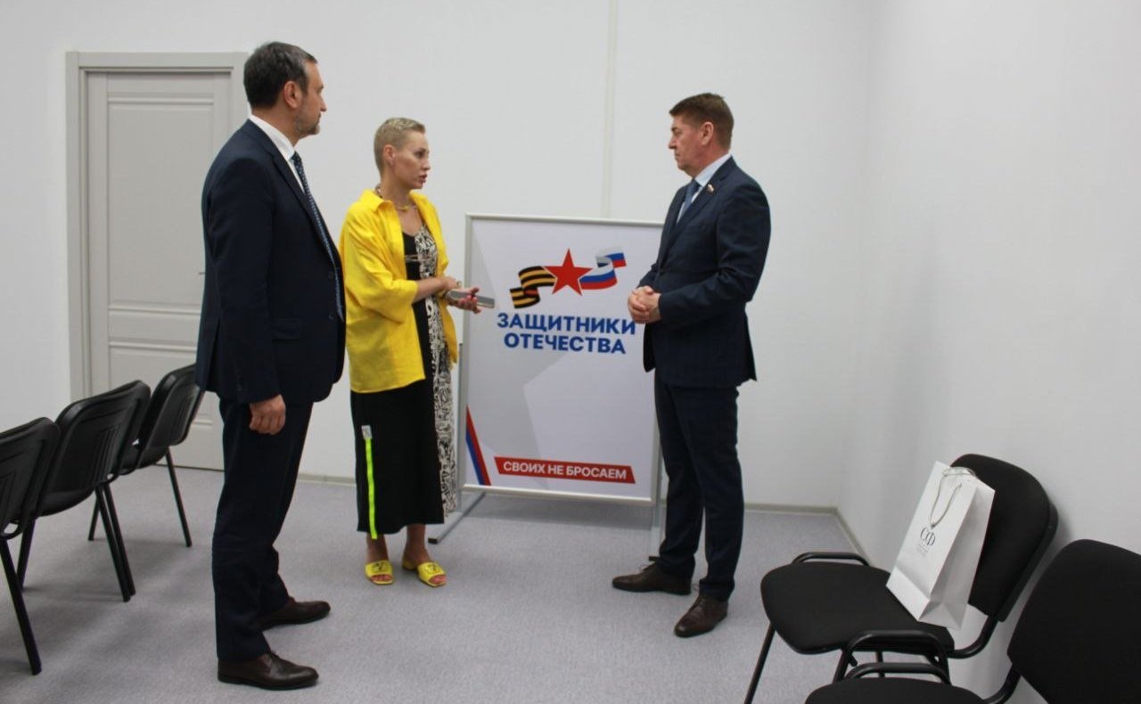 Андрей Шевченко посетил филиал фонда «Защитники Отечества» в Оренбурге и провел прием граждан в регионе