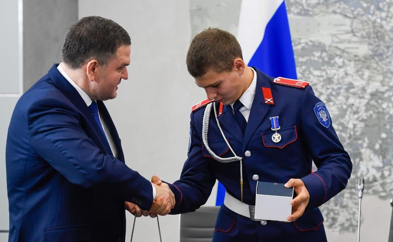 В канун празднования Дня народного единства четыре юных жителя Ленинградской области удостоены наград VIII ежегодной премии «Дети-герои» за проявленное личное мужество