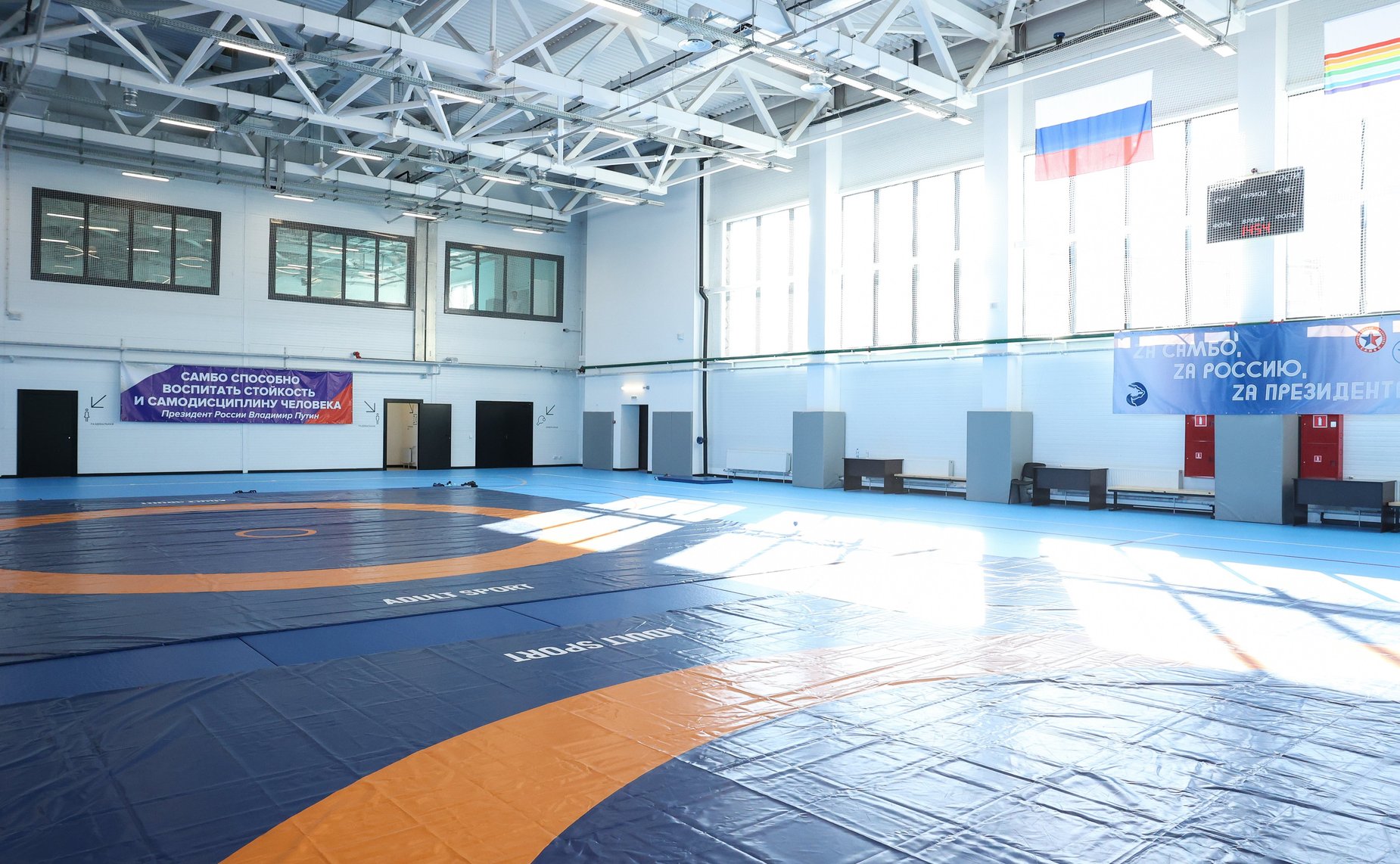 В Еврейской автономной области первый заместитель Председателя СФ Андрей Турчак с губернатором Ростиславом Гольдштейном посетили ФОК «Воин»