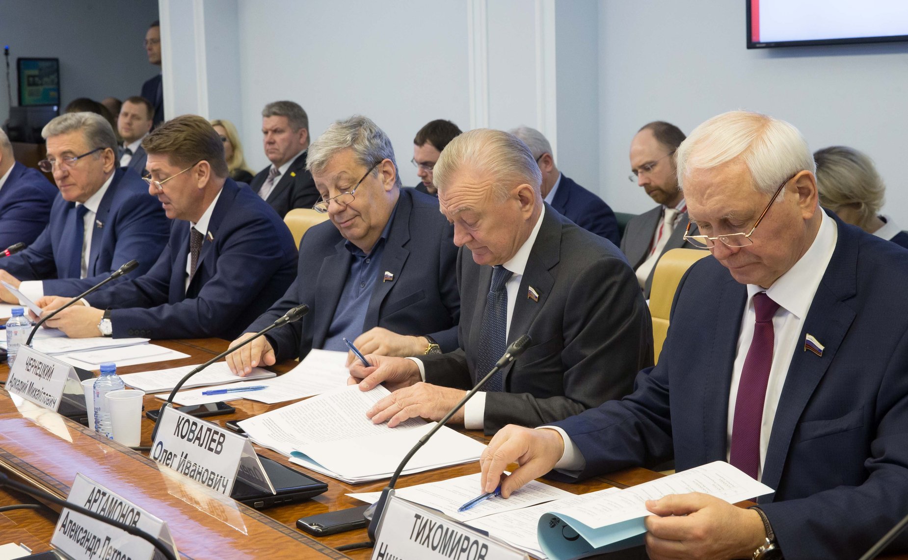 «Круглый стол» по вопросам реализации ФЗ «Об участии в долевом строительстве многоквартирных домов и иных объектов недвижимости и о внесении изменений в некоторые законодательные акты РФ»