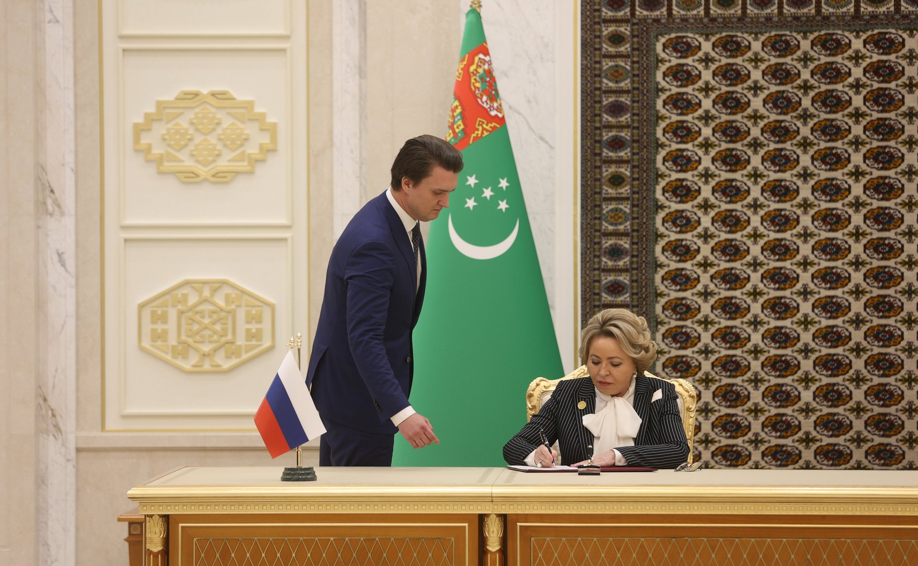 Церемония подписания соглашения «О сотрудничестве между Советом Федерации Федерального Собрания Российской Федерации и Халк Маслахаты Милли Генгеша Туркменистана»