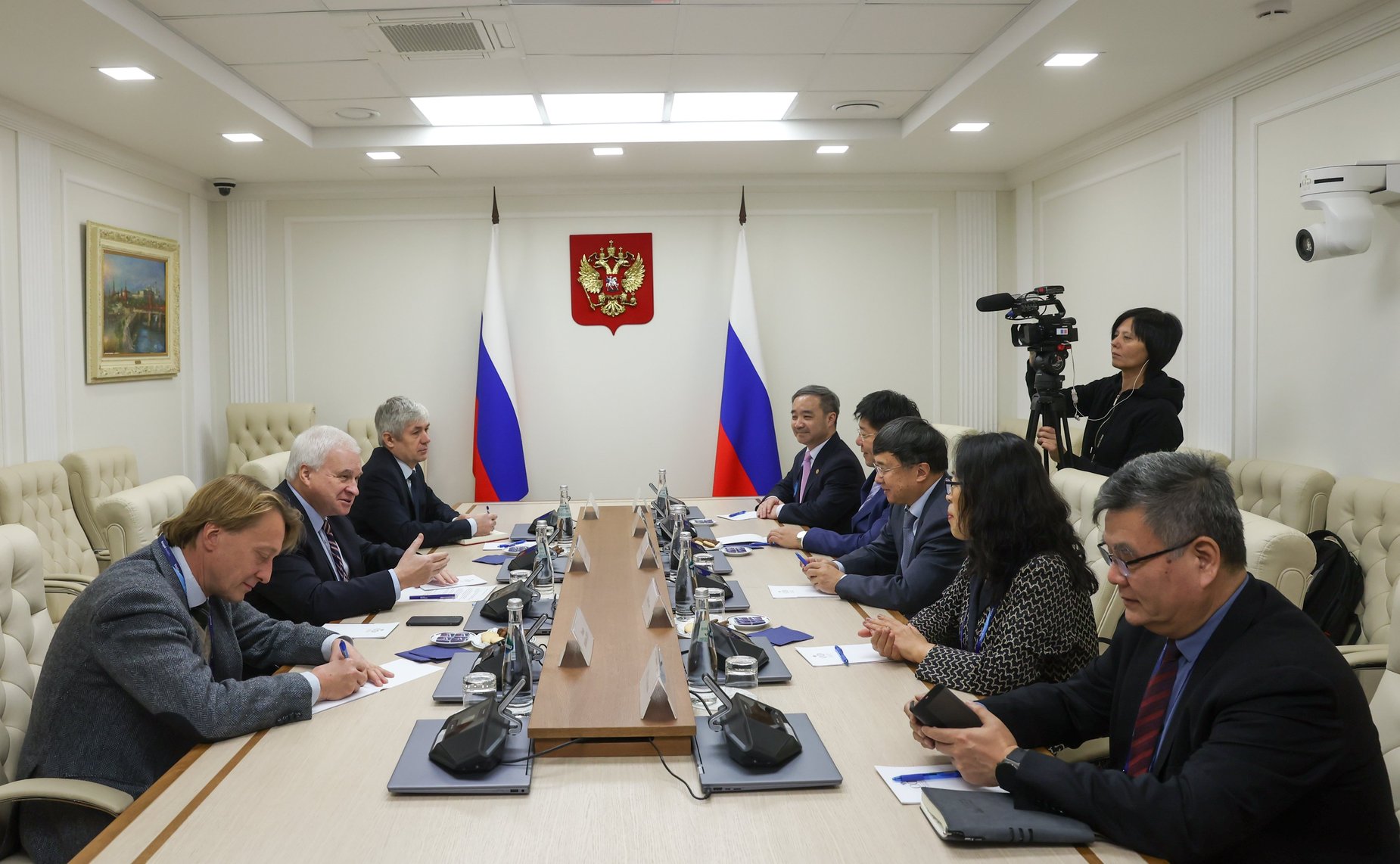 Встреча первого заместителя председателя Комитета СФ по международным делам Андрея Денисова с делегацией Китайской Народной Республики в рамках Российско-китайской конференции Международного дискуссионного клуба «Валдай»