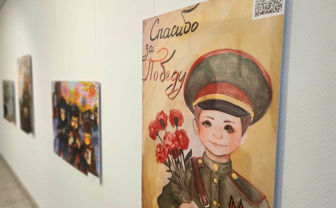 Лариса Круглова приняла участие в церемонии открытия в Мурманске выставки работ победителей Всероссийского конкурса детского рисунка «Жизнь, делённая на граммы»