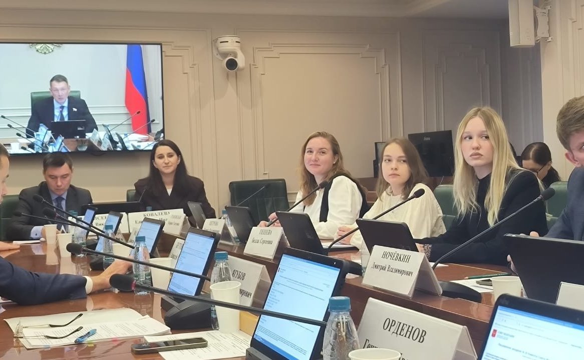 Алексей Кондратенко встретился с молодыми учёными