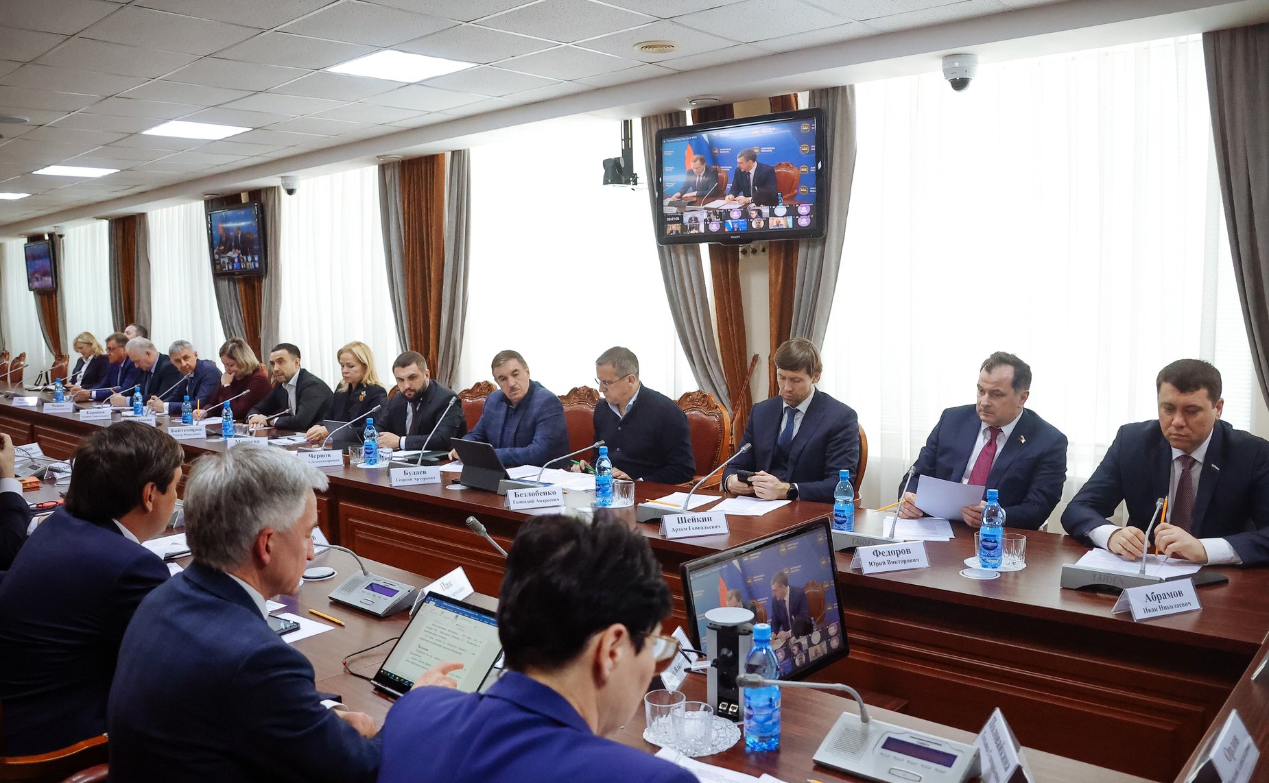 Делегация Совета Федерации во главе с председателем Комитета СФ по экономической политике Андреем Кутеповым, которая находится в Амурской области, посетила ряд инфраструктурных, социально-экономических и культурных объектов региона