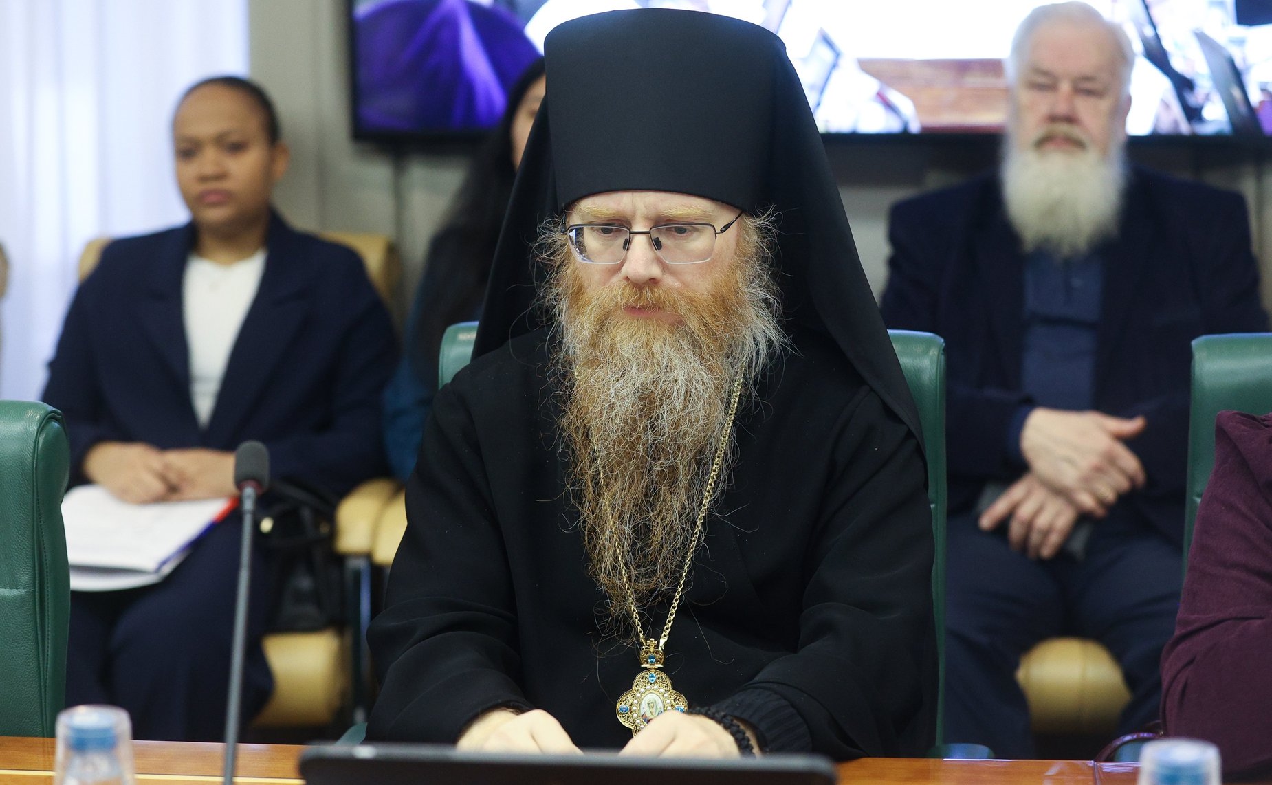 Круглый стол «Становление современной общественно-государственной модели воспитания гражданина и патриота (анализ опыта взаимодействия государственных и религиозных институтов)» (в рамках XIV Рождественских парламентских встреч)